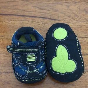 Baby crib shoes